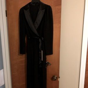 Adrianna Papell- Knit crepe tuxedo jumpsuit! Size 6. Black.